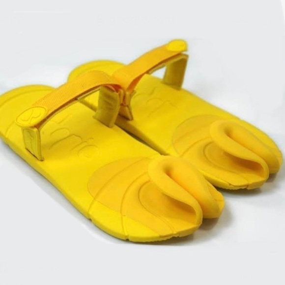 Funky yellow sandals - Picture 2 of 6